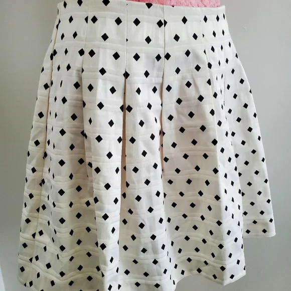 Banana Republic Diamond Pattern Skirt Size 2 - Picture 1 of 6